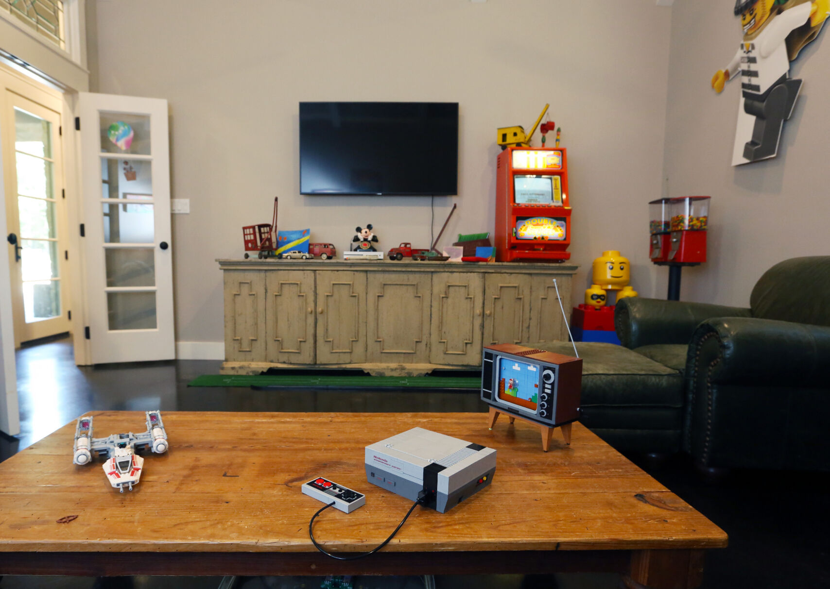 gameroom1.jpg